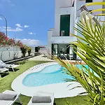 Holiday home Taucho - Private, Heatable Pool, Bbq, 4 Bedrooms -