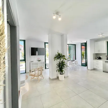 Taucho - Private, Heatable Pool, Bbq, 4 Bedrooms - 펜션 *