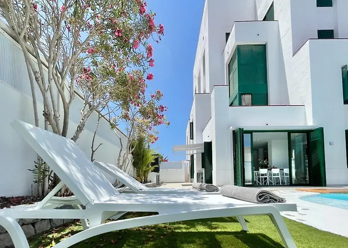 Taucho - Private, Heatable Pool, Bbq, 4 Bedrooms - بيت للعطل *